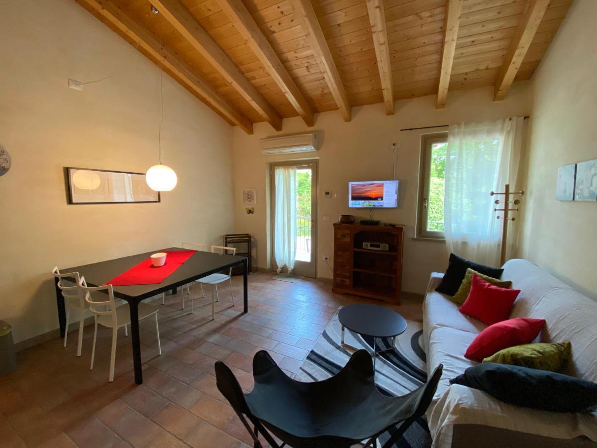 L'Isolo B&B E Case Vacanza Monzambano Eksteriør bilde