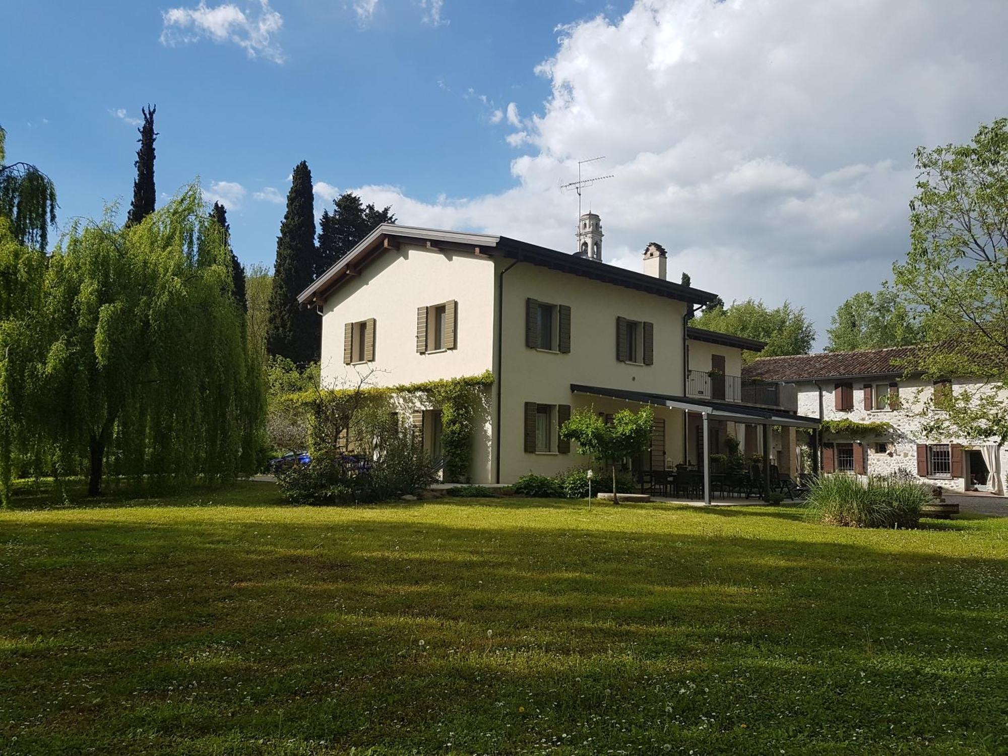L'Isolo B&B E Case Vacanza Monzambano Eksteriør bilde