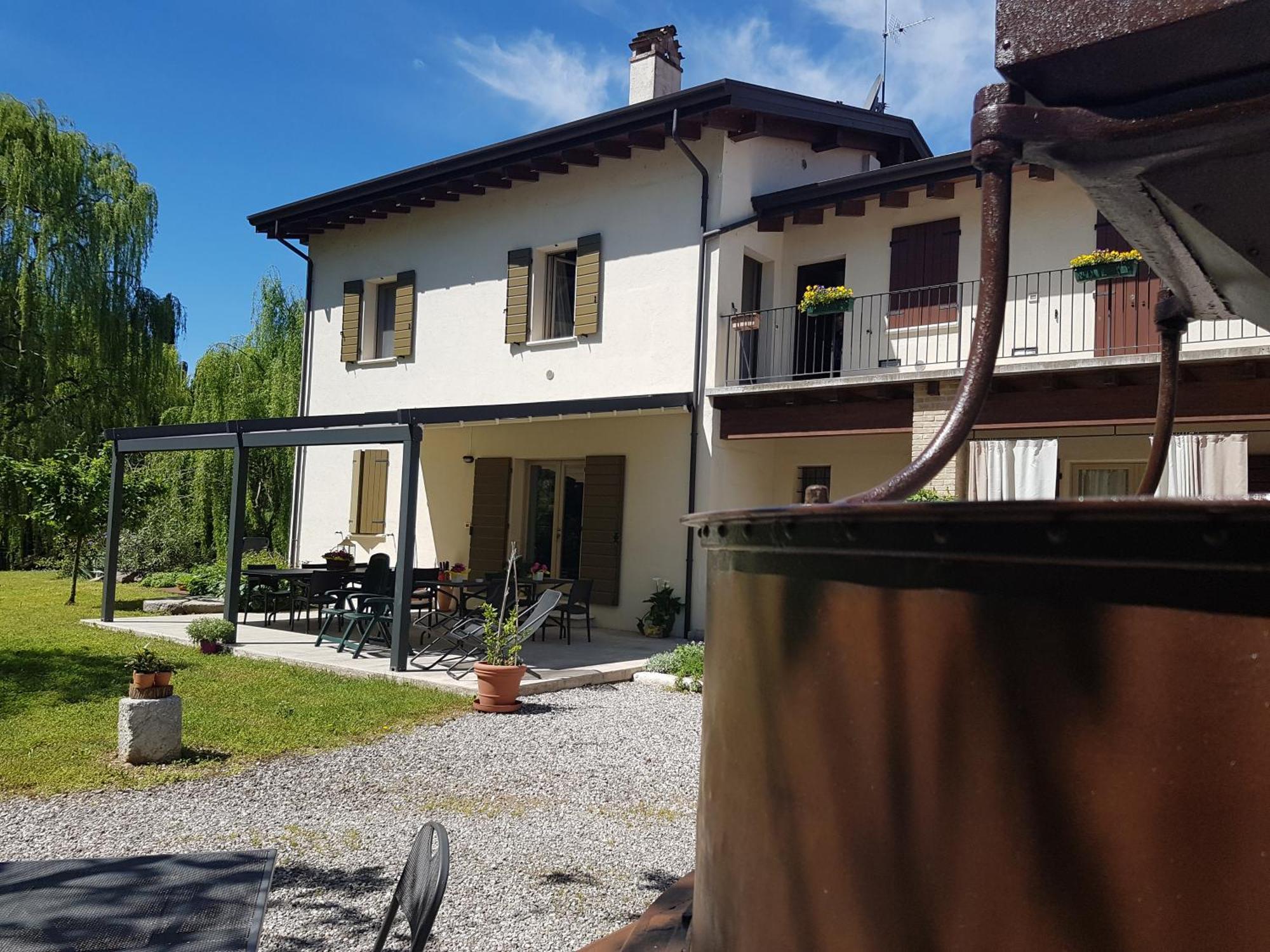 L'Isolo B&B E Case Vacanza Monzambano Eksteriør bilde