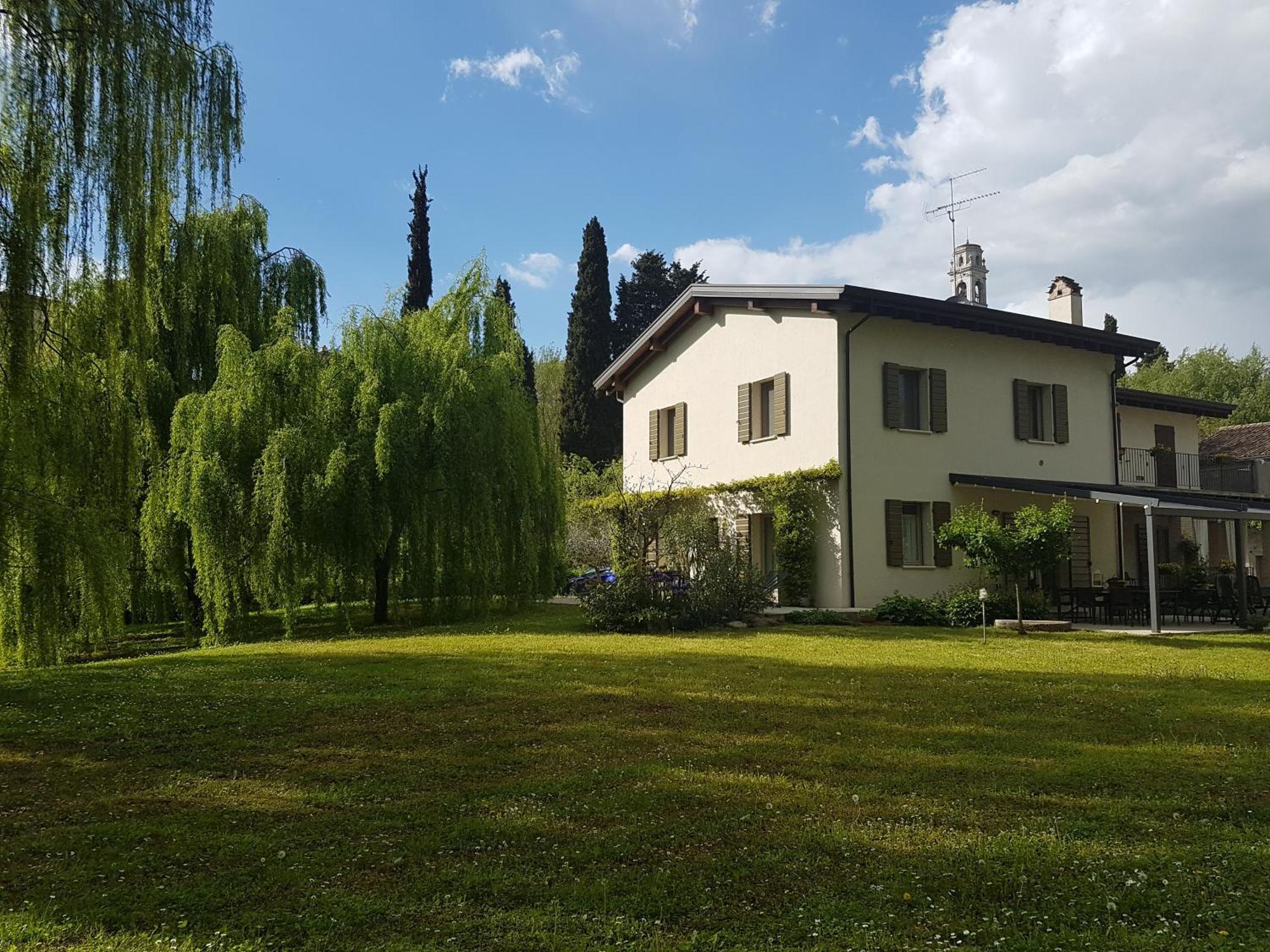 L'Isolo B&B E Case Vacanza Monzambano Eksteriør bilde