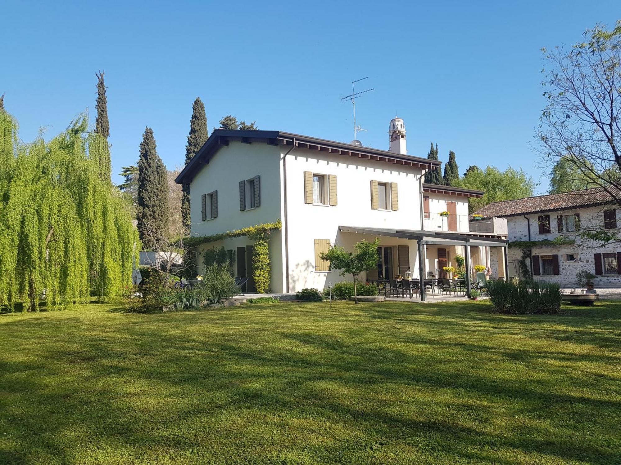 L'Isolo B&B E Case Vacanza Monzambano Eksteriør bilde