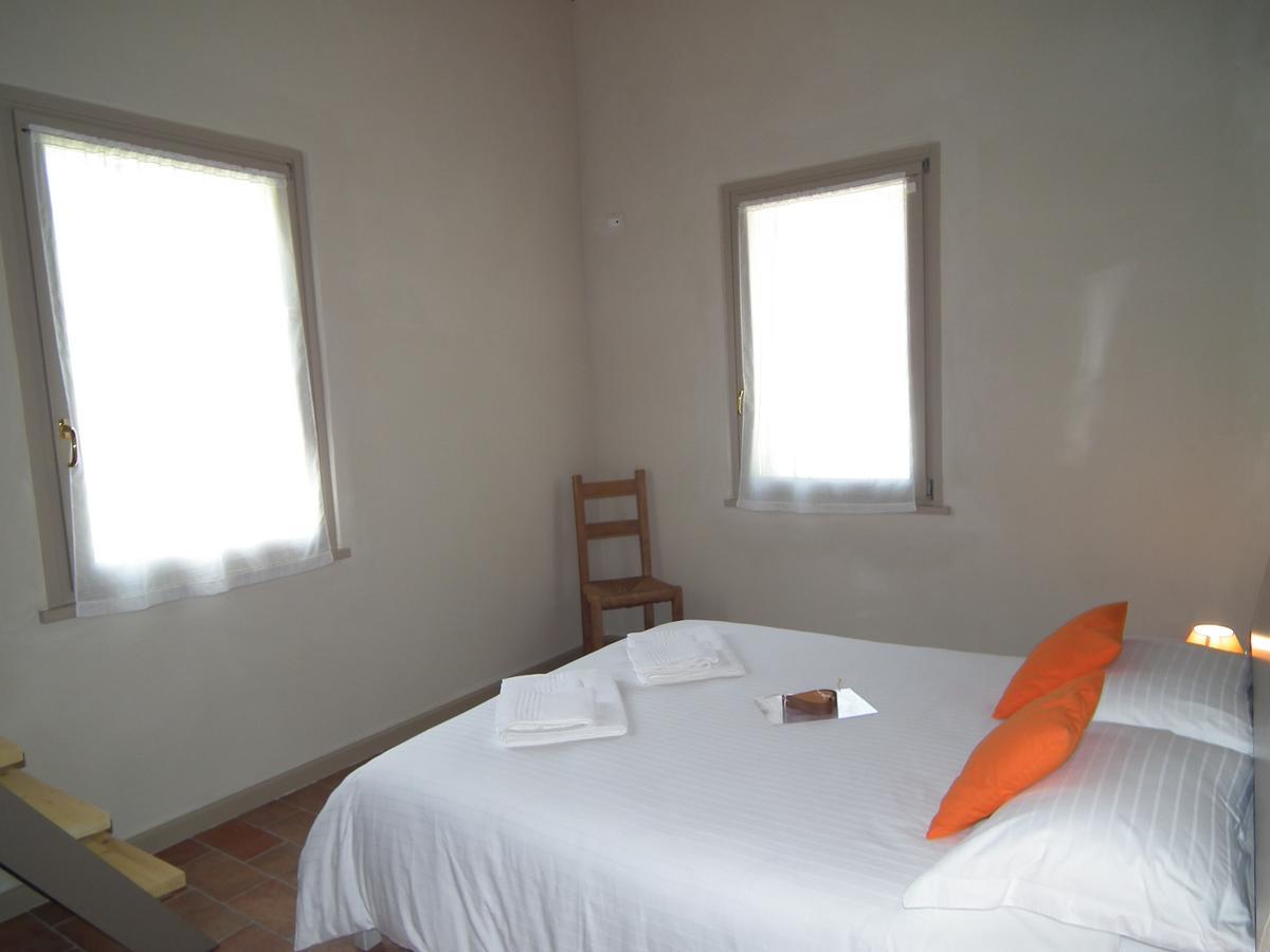 L'Isolo B&B E Case Vacanza Monzambano Eksteriør bilde